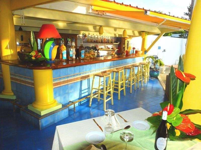 乐鹦鹉螺海滨酒店 圣吉尔莱班 餐厅 照片