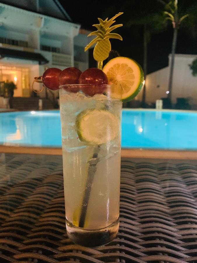 乐鹦鹉螺海滨酒店 圣吉尔莱班 外观 照片